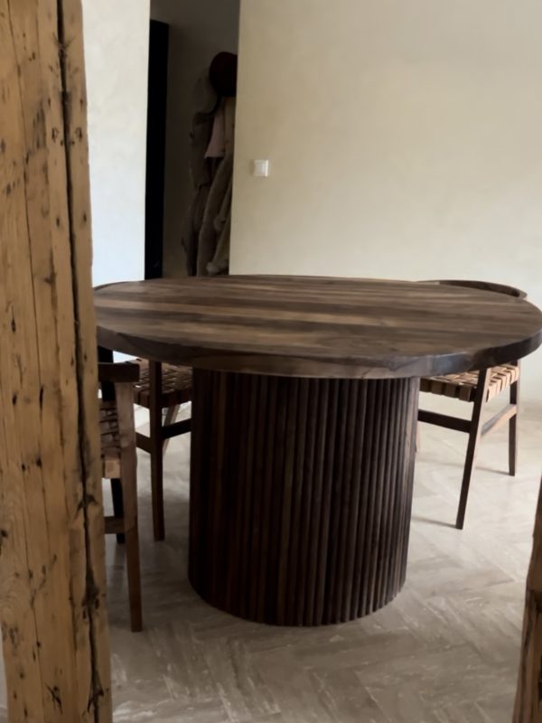 TABLE RONDE EN NOYER