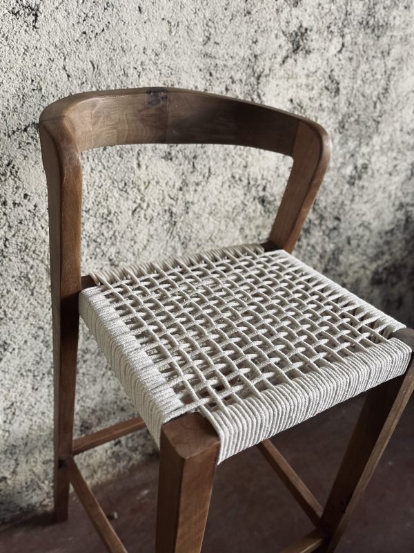 TABOURET TRESSÉ